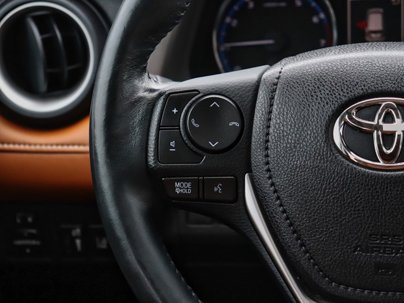 2016 Toyota RAV4 AWD 4dr Limited