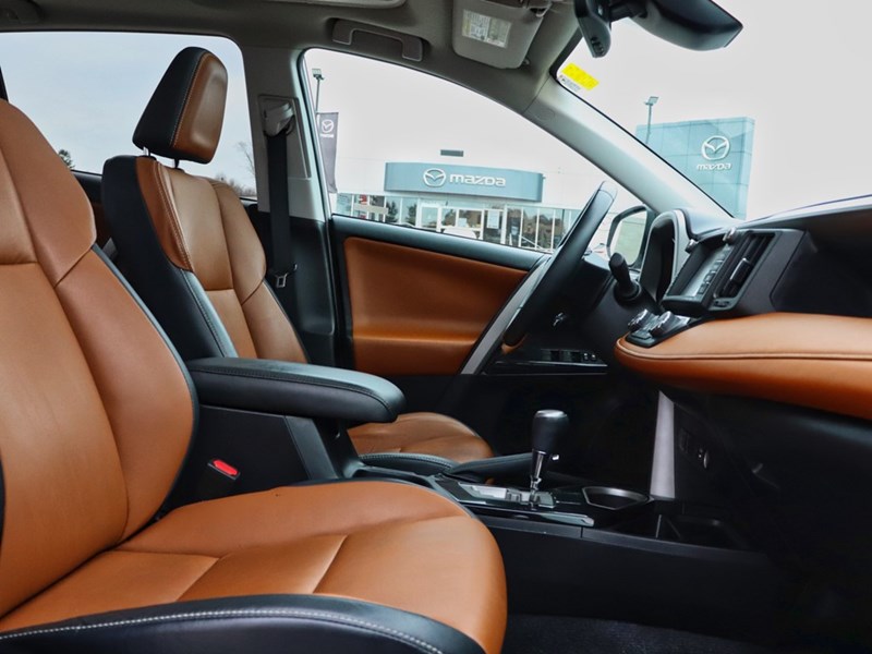 2016 Toyota RAV4 AWD 4dr Limited