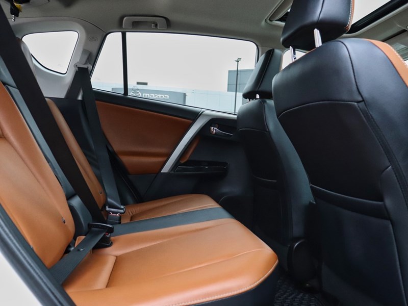 2016 Toyota RAV4 AWD 4dr Limited