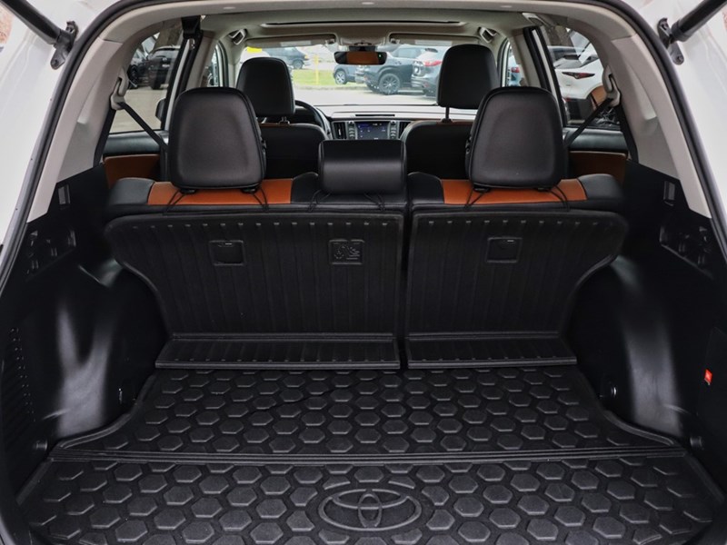 2016 Toyota RAV4 AWD 4dr Limited