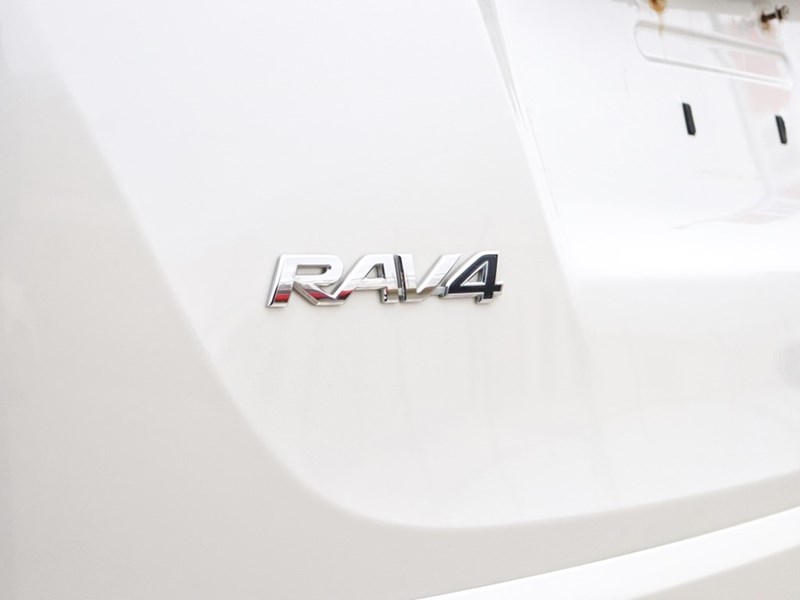 2016 Toyota RAV4 AWD 4dr Limited