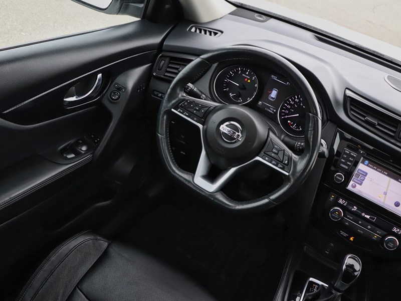 2017 Nissan Rogue AWD 4dr SL Platinum