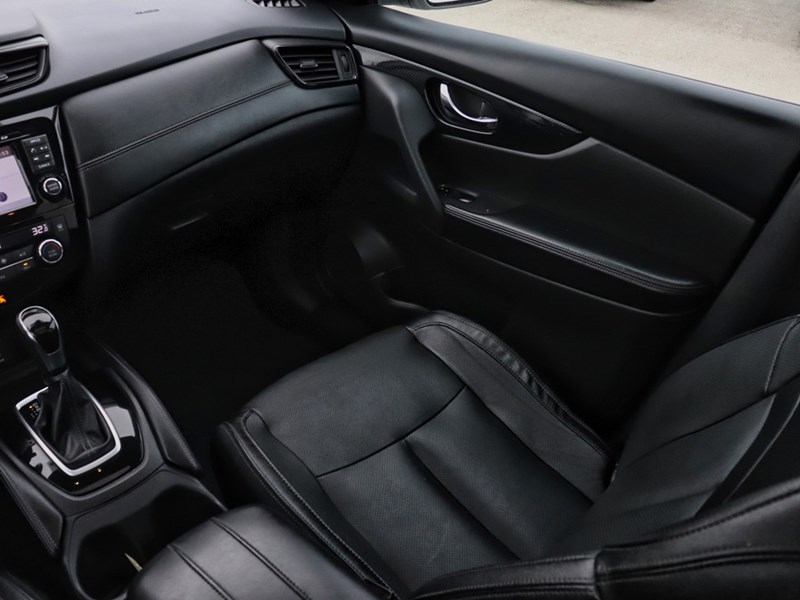 2017 Nissan Rogue AWD 4dr SL Platinum