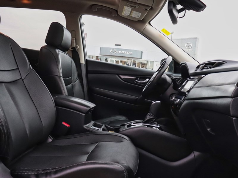 2017 Nissan Rogue AWD 4dr SL Platinum