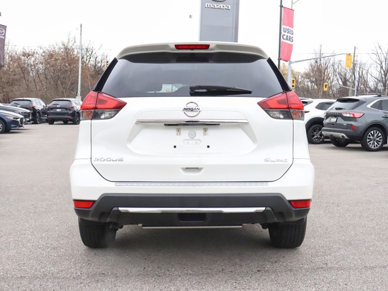 2017 Nissan Rogue AWD 4dr SL Platinum