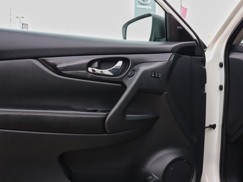 2017 Nissan Rogue AWD 4dr SL Platinum