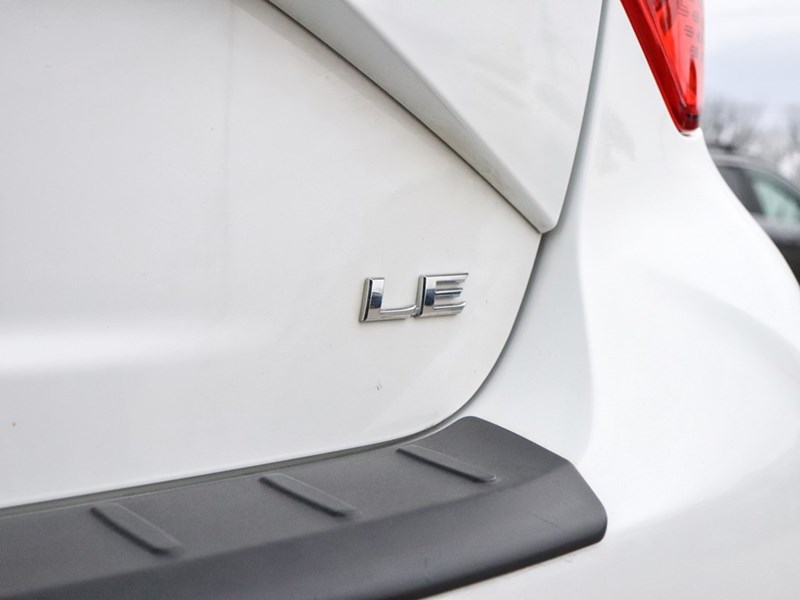 2019 Toyota Yaris 5dr LE Auto