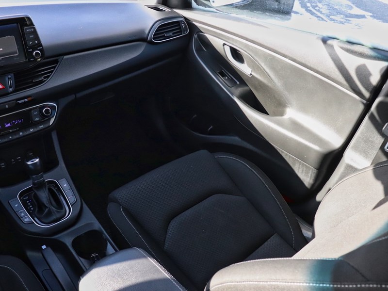 2020 Hyundai Elantra GT Luxury Auto