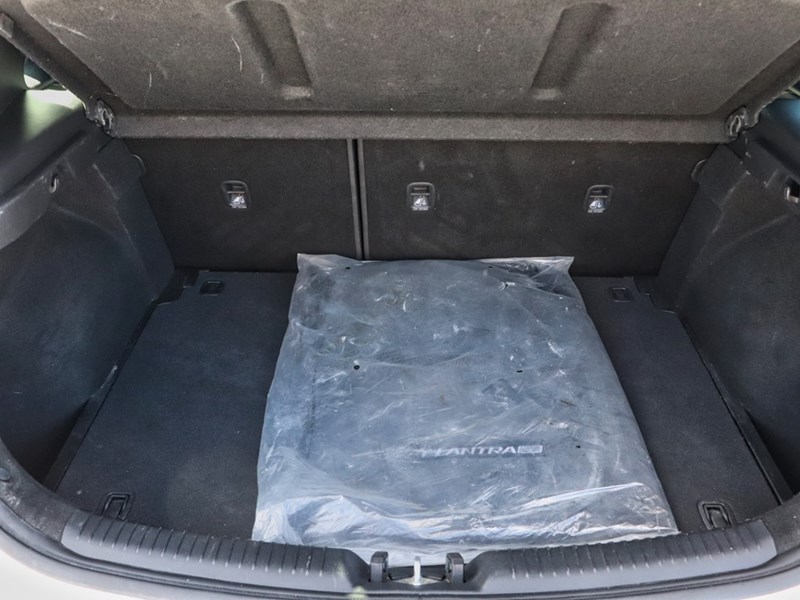 2020 Hyundai Elantra GT Luxury Auto