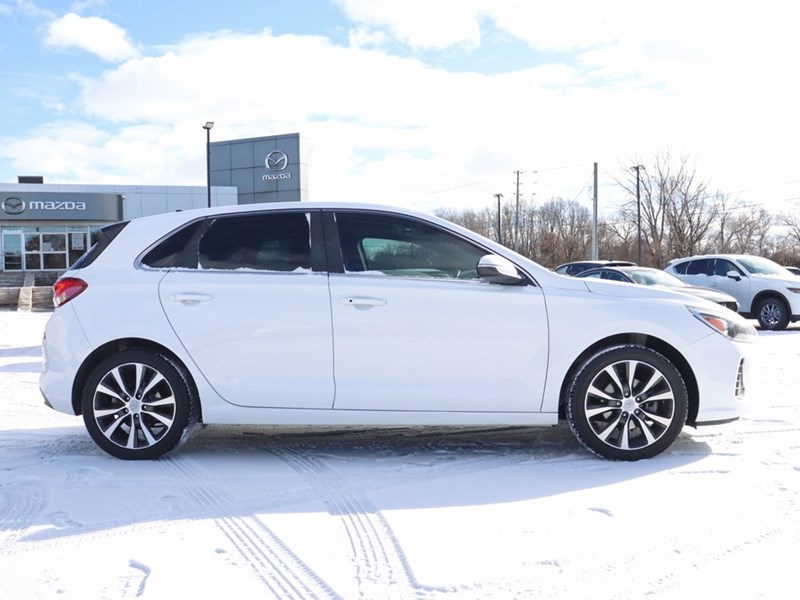 2020 Hyundai Elantra GT Luxury Auto