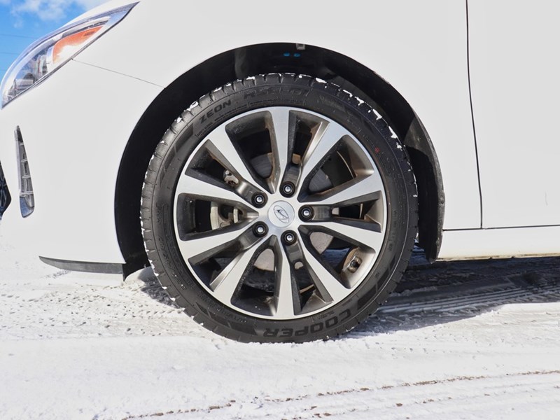 2020 Hyundai Elantra GT Luxury Auto