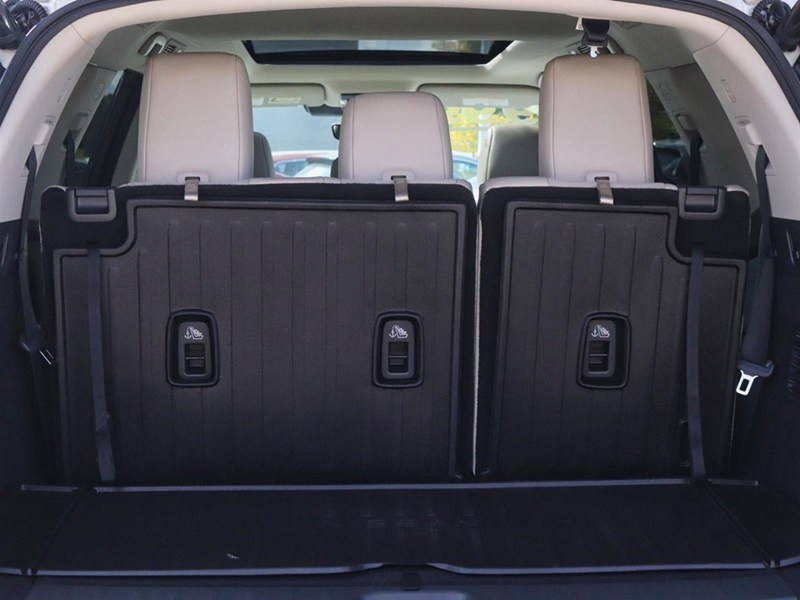 2023 Nissan Pathfinder SL 4WD