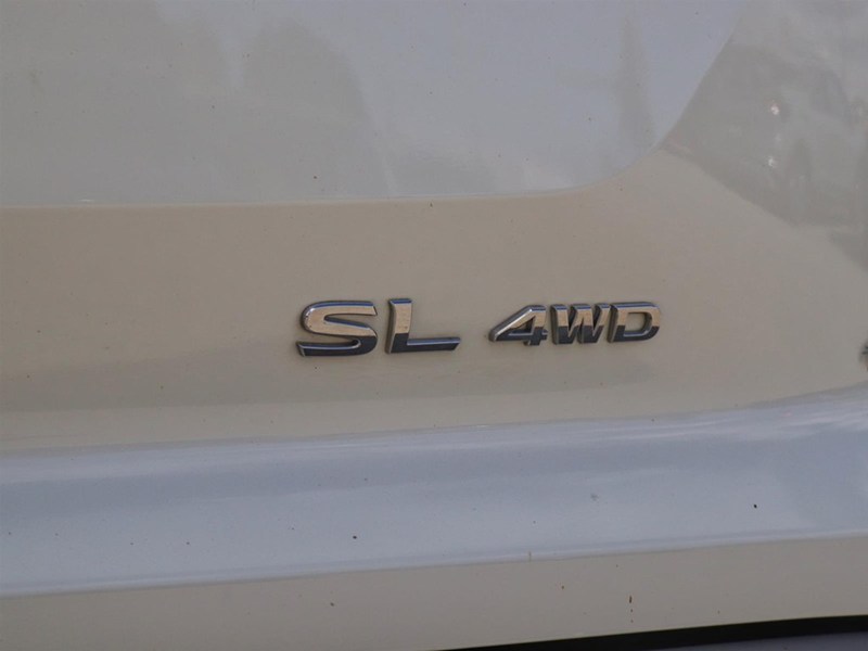 2023 Nissan Pathfinder SL 4WD