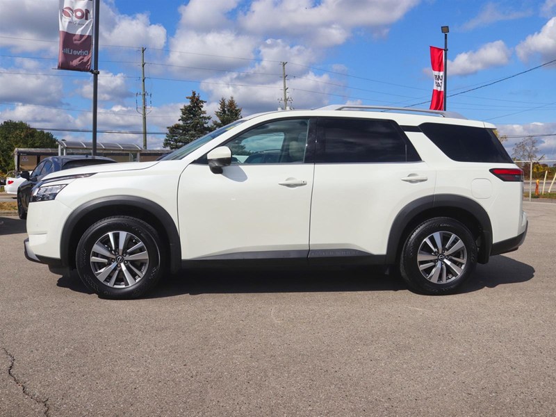 2023 Nissan Pathfinder SL 4WD