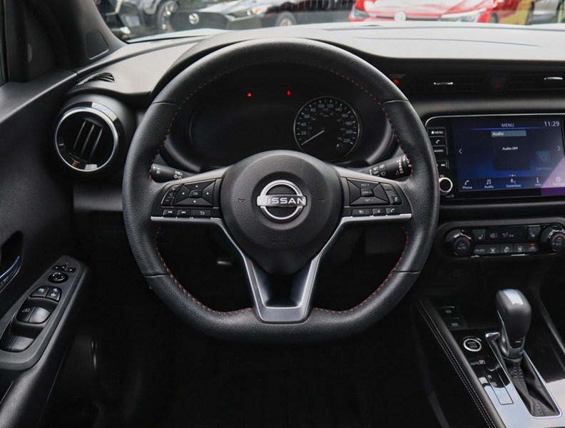2024 Nissan Kicks SR FWD
