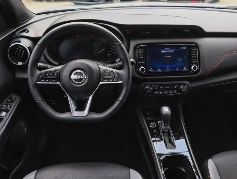 2024 Nissan Kicks SR FWD