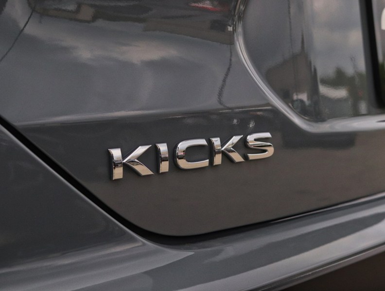 2024 Nissan Kicks SR FWD