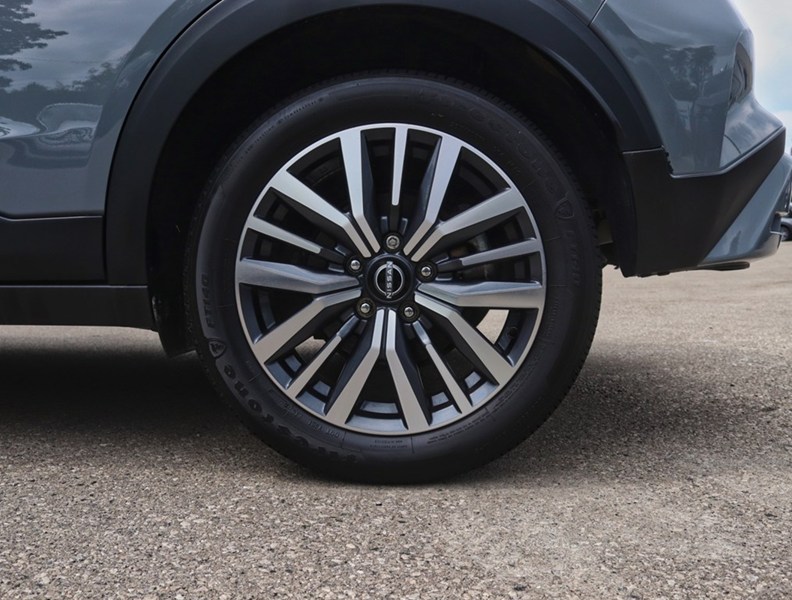 2024 Nissan Kicks SR FWD