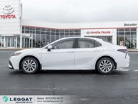 2024 Toyota Camry SE Auto