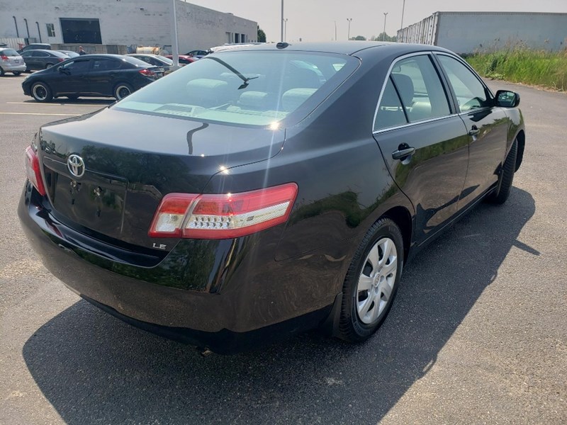 2011 Toyota Camry 4dr Sdn I4 Auto LE