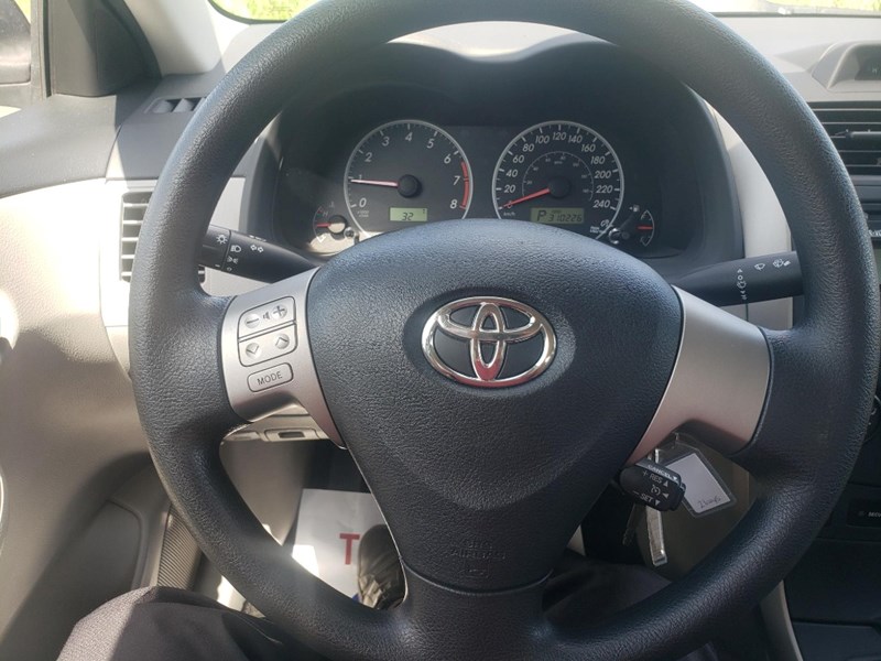 2013 Toyota Corolla 4dr Sdn Auto CE