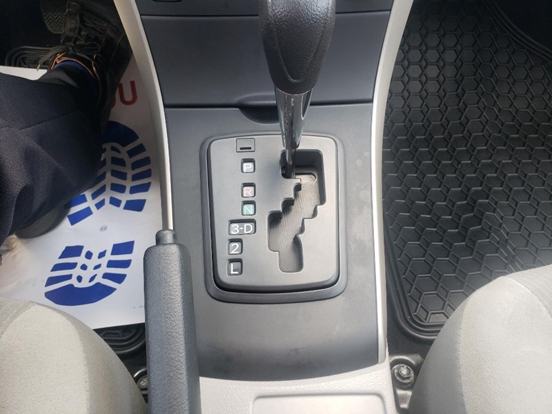 2013 Toyota Corolla 4dr Sdn Auto CE