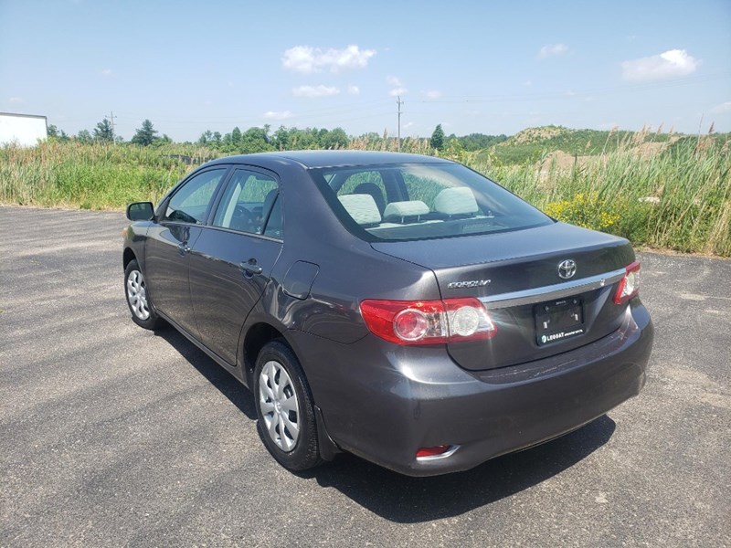 2013 Toyota Corolla 4dr Sdn Auto CE
