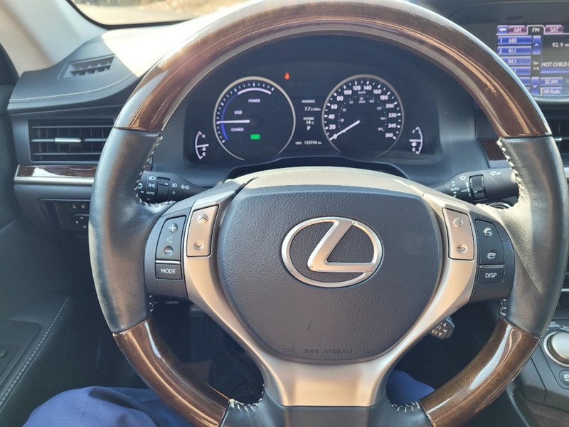 2014 Lexus Es 300H 4Dr Sdn