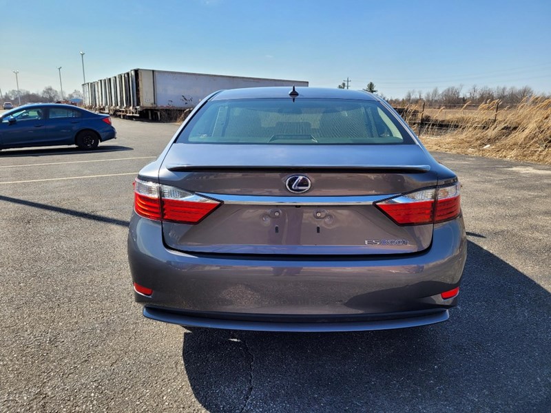 2014 Lexus Es 300H 4Dr Sdn