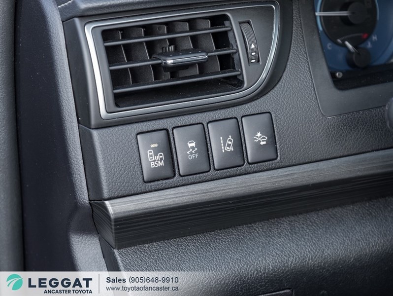 2017 Toyota Camry Hybrid 4dr Sdn XLE