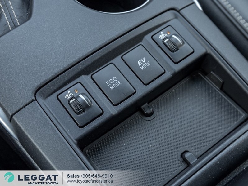 2017 Toyota Camry Hybrid 4dr Sdn XLE