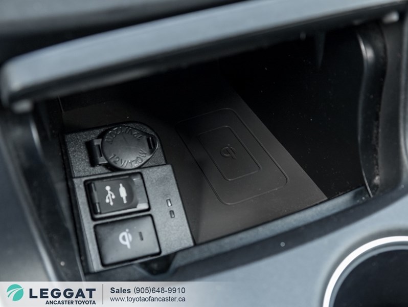 2017 Toyota Camry Hybrid 4dr Sdn XLE