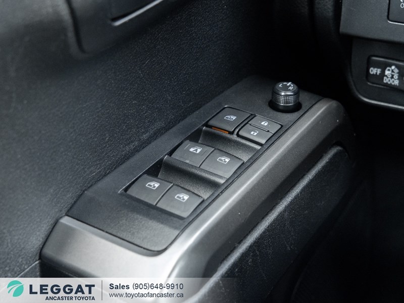 2022 Toyota Tacoma 4X4 Double Cab SR5 Auto