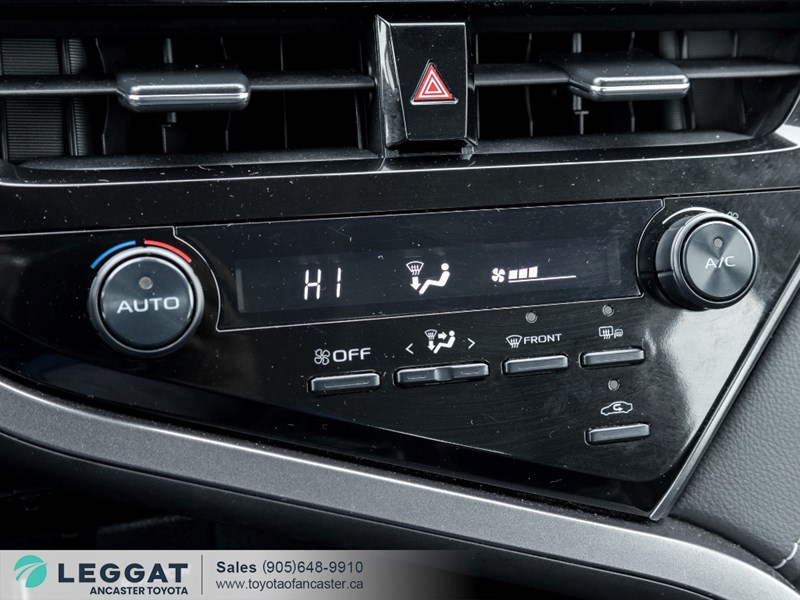 2024 Toyota Camry SE Auto