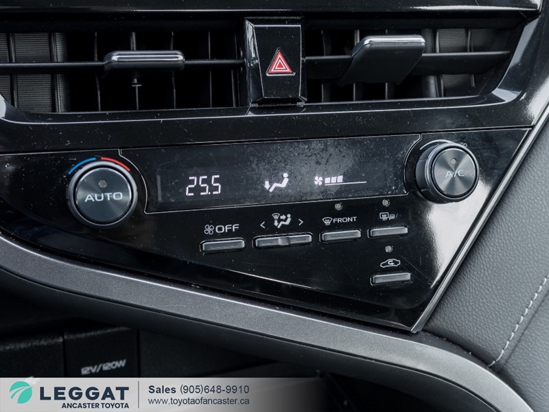 2024 Toyota Camry SE Auto