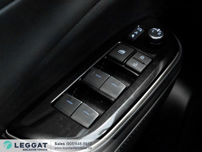 2025 Toyota Crown Platinum Auto