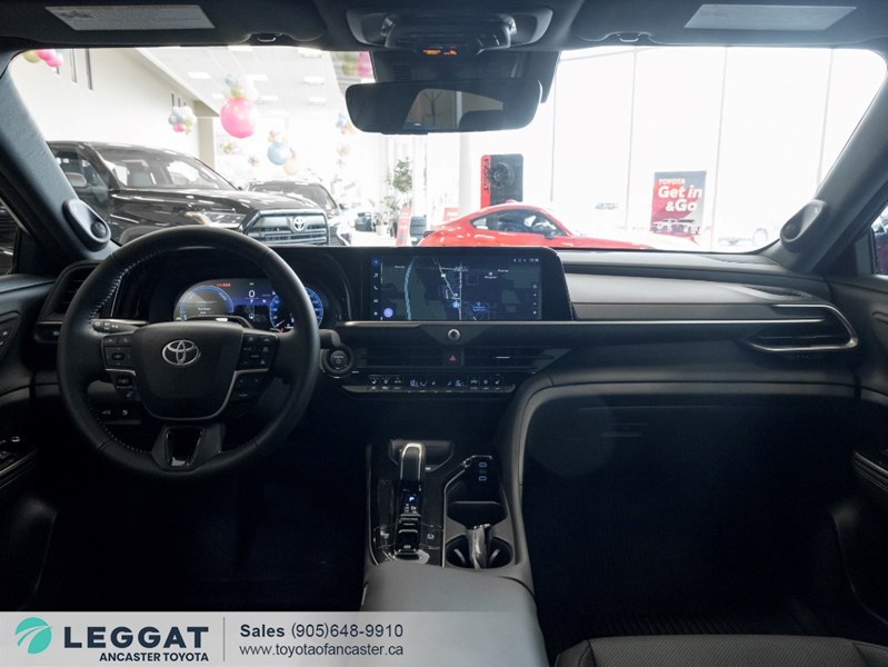 2025 Toyota Crown Platinum Auto