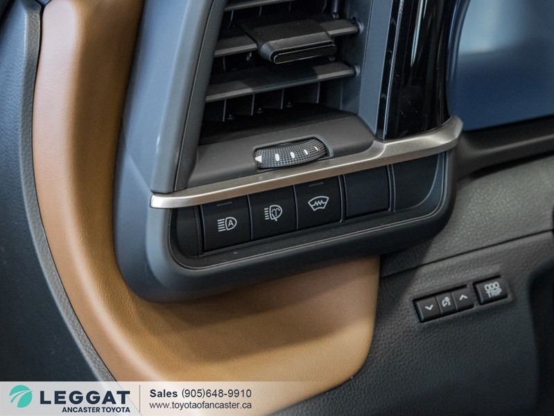 2025 Toyota Crown Signia Limited AWD