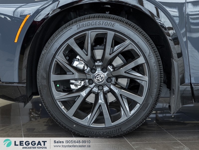 2025 Toyota Crown Signia Limited AWD