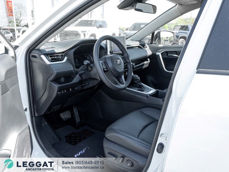 2025 Toyota Rav4 XLE Premium AWD