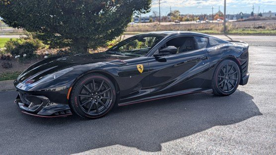 2023 Ferrari 812 Competizione Coupe