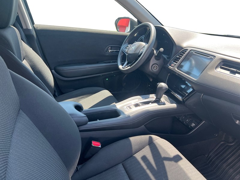 2017 Honda Hr-V 4WD 4Dr CVT LX |Fuel Efficient Reliability