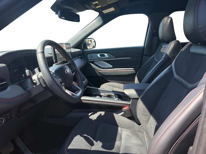 2025 Ford Explorer ST 4Wd|400Hp|3 Rows|Accident Free