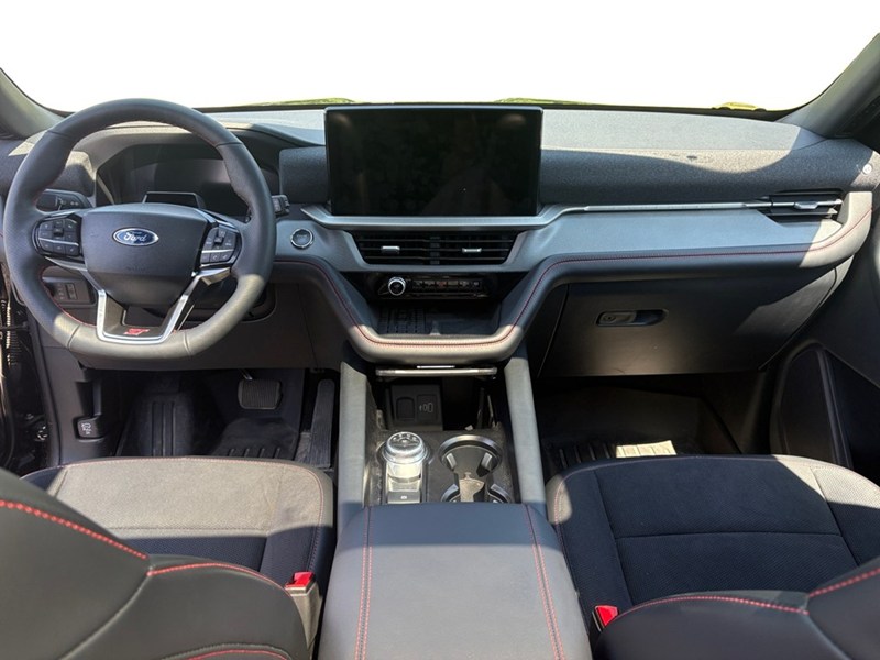 2025 Ford Explorer ST 4Wd|400Hp|3 Rows|Accident Free