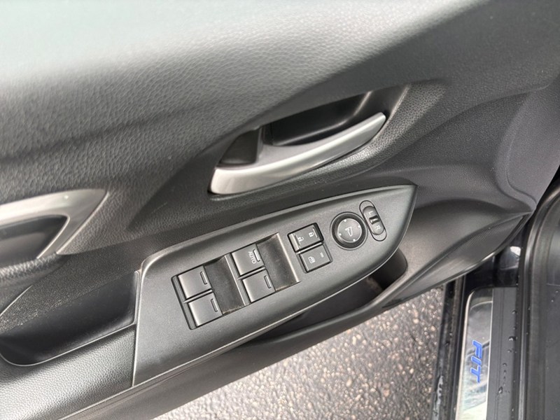 2015 Honda Fit 5Dr Hb CVT Ex-L Navi