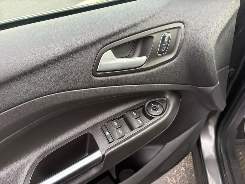 2017 Ford Escape 4WD 4Dr SE