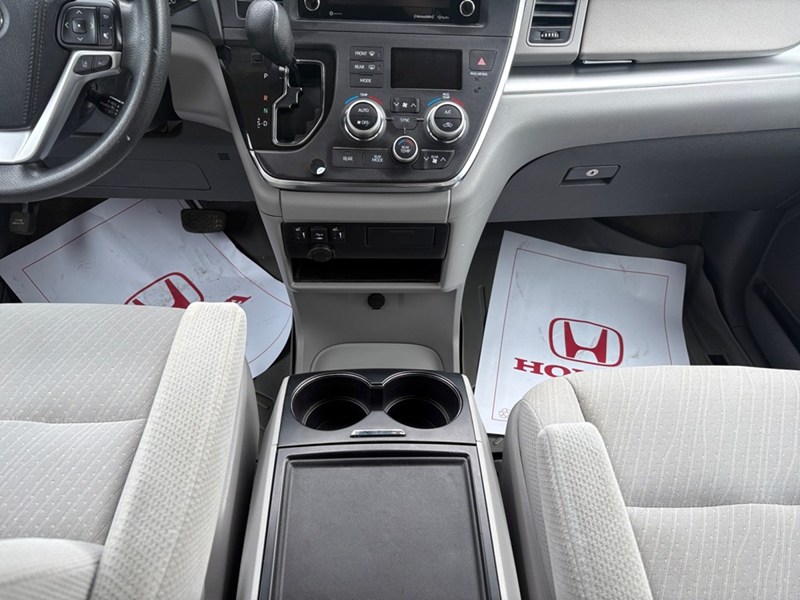 2018 Toyota Sienna LE 8-Passenger FWD