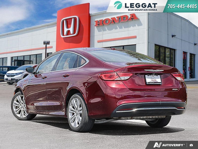 2015 Chrysler 200 4Dr Sdn Limited FWD