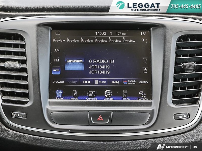 2015 Chrysler 200 4Dr Sdn Limited FWD