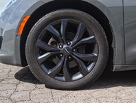 2020 Chrysler Pacifica Limited 35Th Anniversary FWD *Ltd Avail*